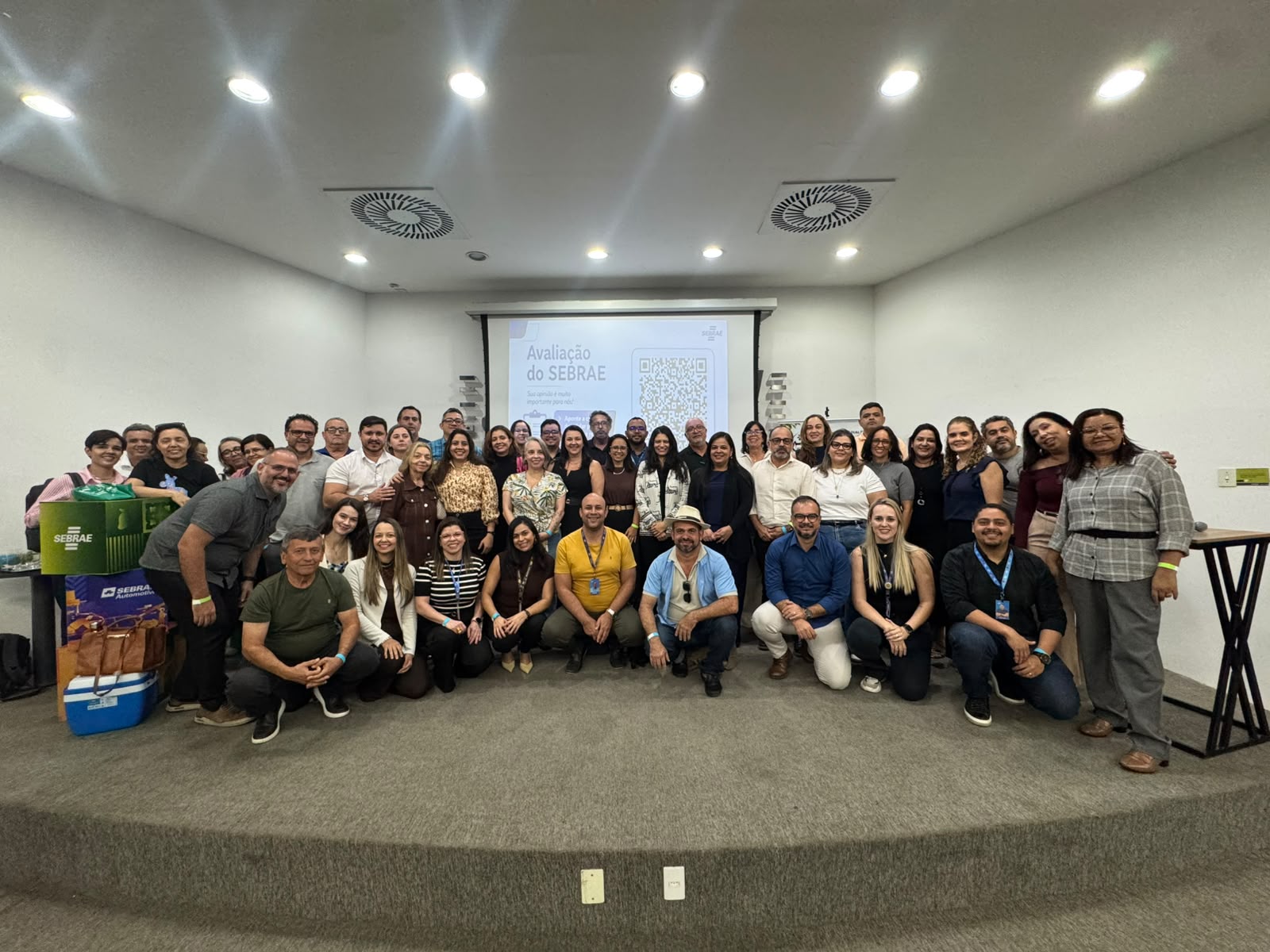 Foto oficial de encerramento com todos os participantes do seminário