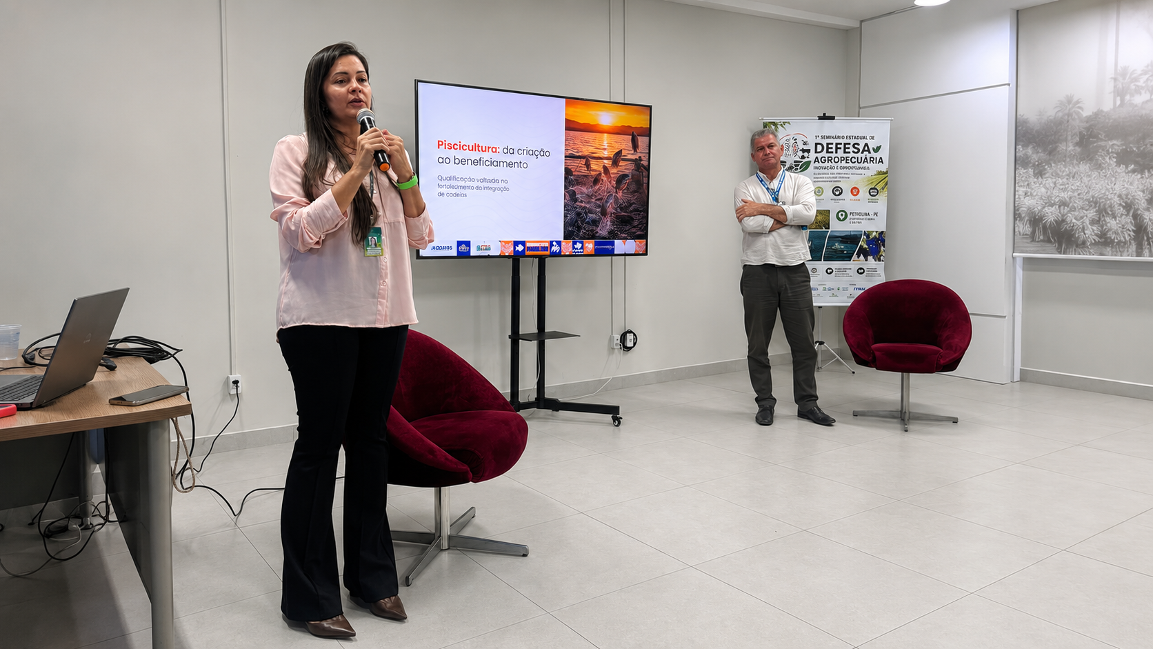 Palestras da área animal abordando piscicultura, apicultura e boas práticas de fabricação